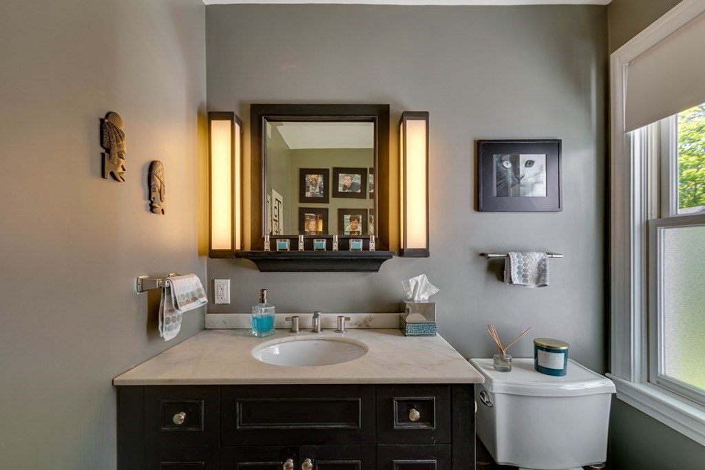 44 Glen Road Winchester, MA 01890 - Photo 8 of 32