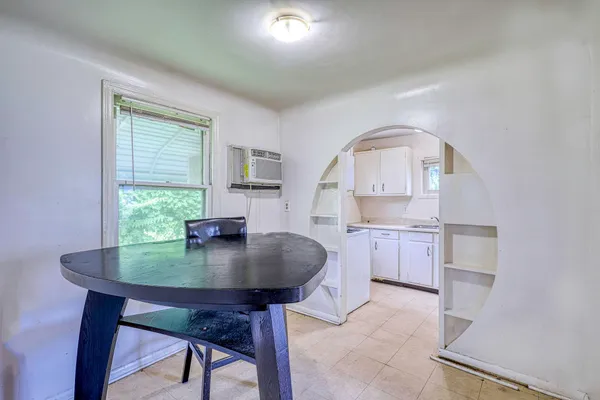 $1,300 | 1100 East Bernhard Avenue, Hazel Park, MI 48030