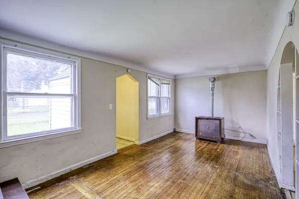 $1,300 | 1100 East Bernhard Avenue, Hazel Park, MI 48030