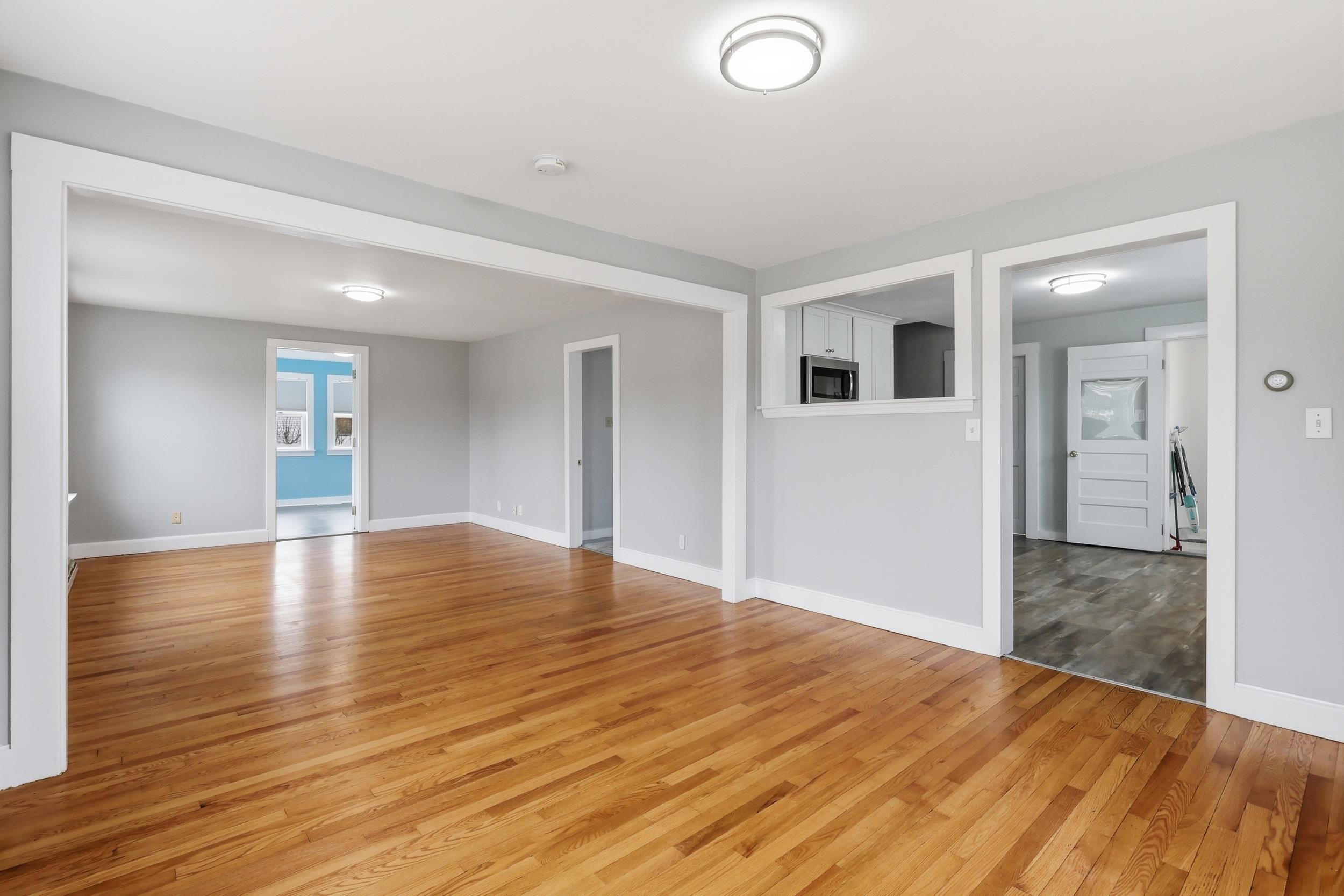 60 Pine Hill Road Nashua, NH 03063 - Photo 4 of 28