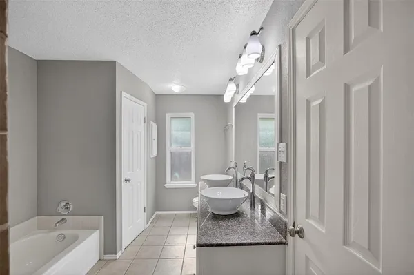 $2,200 | 1204 Saratoga Drive, Euless, TX 76040