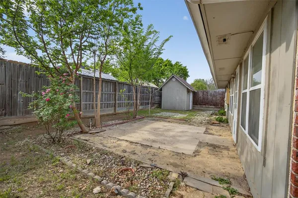 $2,200 | 1204 Saratoga Drive, Euless, TX 76040