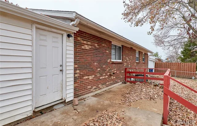 $1,500 | 2551 Hedgerow Drive, Florissant, MO 63031