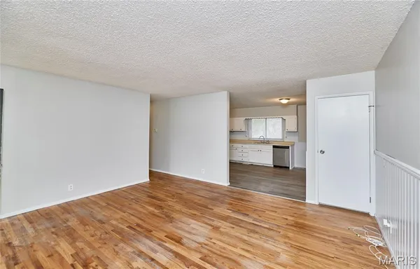 $1,500 | 2551 Hedgerow Drive, Florissant, MO 63031