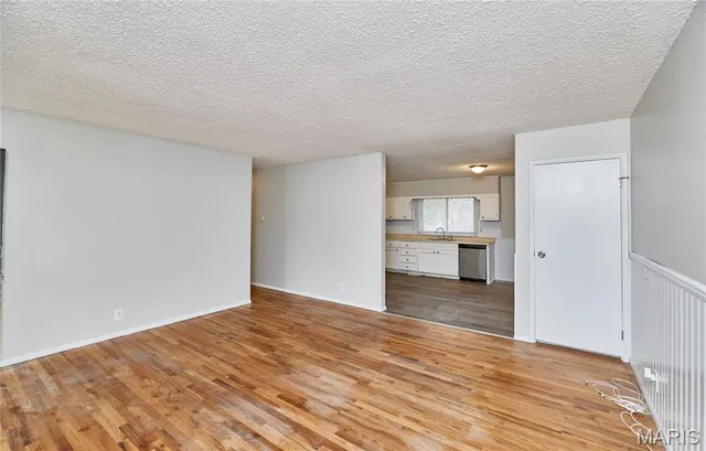 $1,500 | 2551 Hedgerow Drive, Florissant, MO 63031