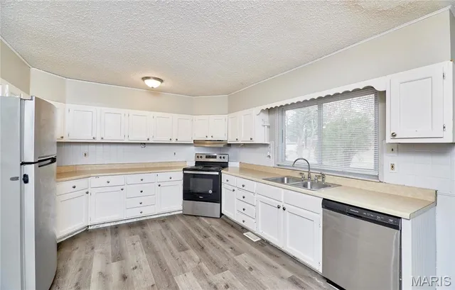 $1,500 | 2551 Hedgerow Drive, Florissant, MO 63031