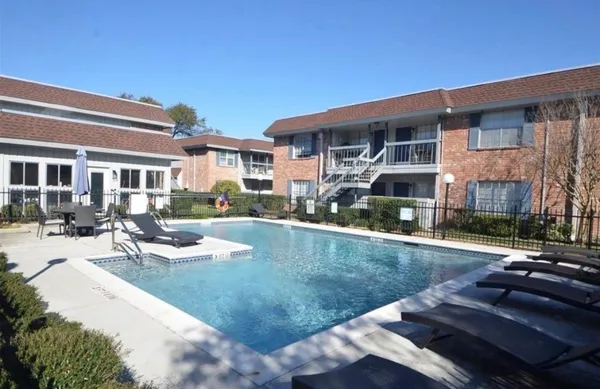 $1,300 | 2250 Bering Drive, Unit 37, Houston, TX 77057