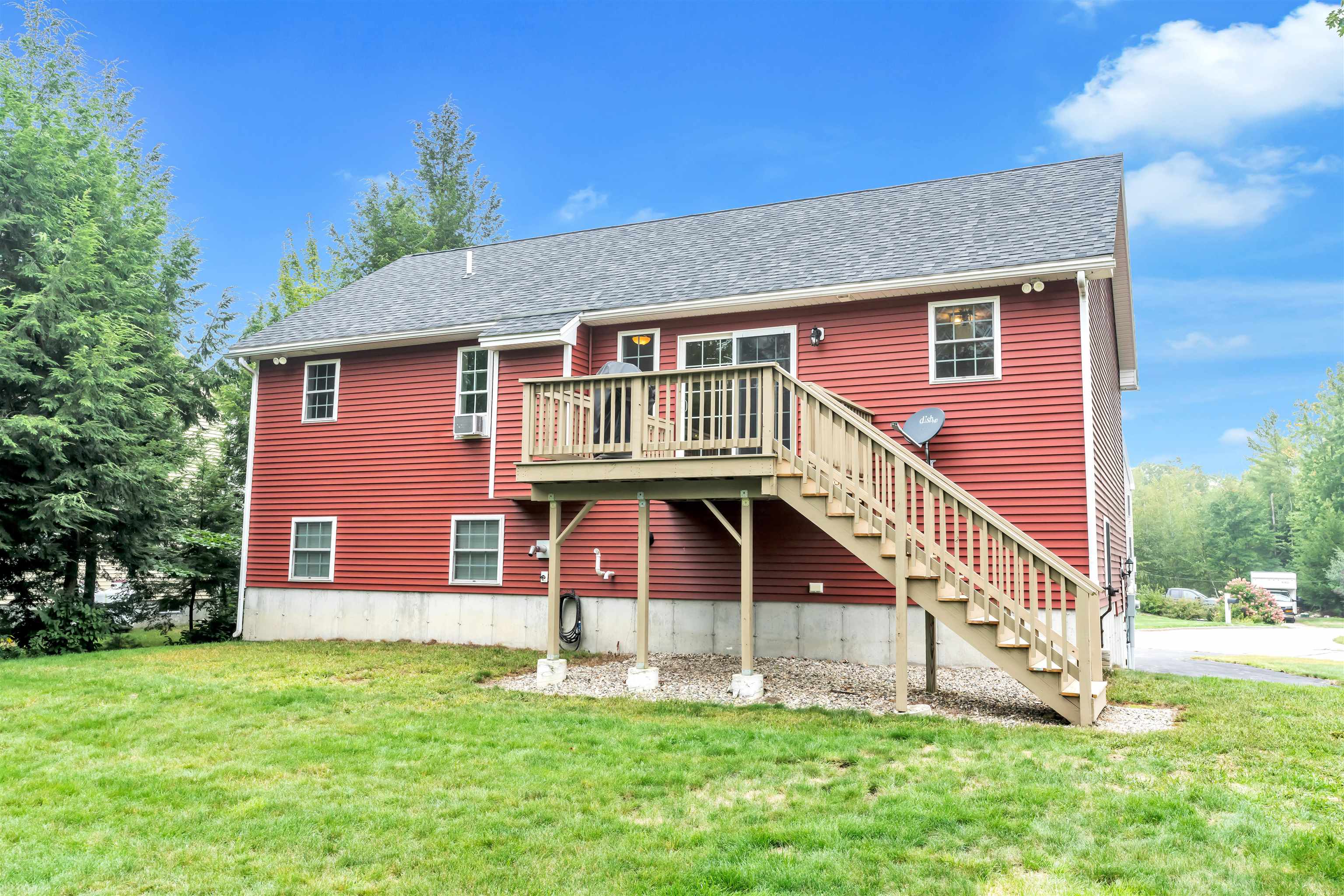 45 Collins Circle Rochester, NH 03867 - Photo 4 of 29