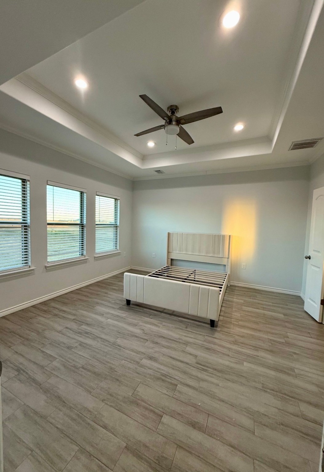 2295 Diamond D Lane Beaumont, TX 77713 - Photo 13 of 28 a living room with furniture and a ceiling fan