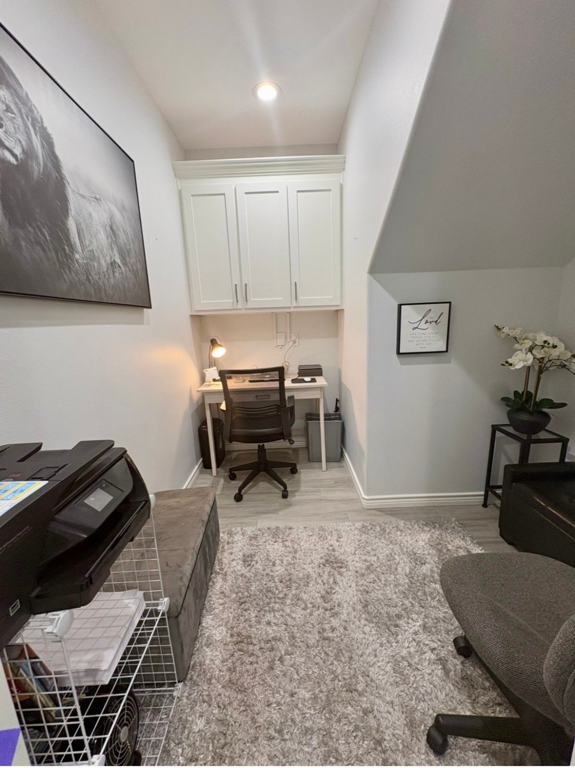 2295 Diamond D Lane Beaumont, TX 77713 - Photo 24 of 28 a room with furniture and a rug