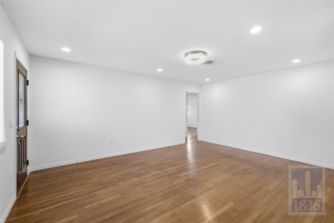 4405 Terrilance Drive Austin, TX 78741 - Photo 4 of 33