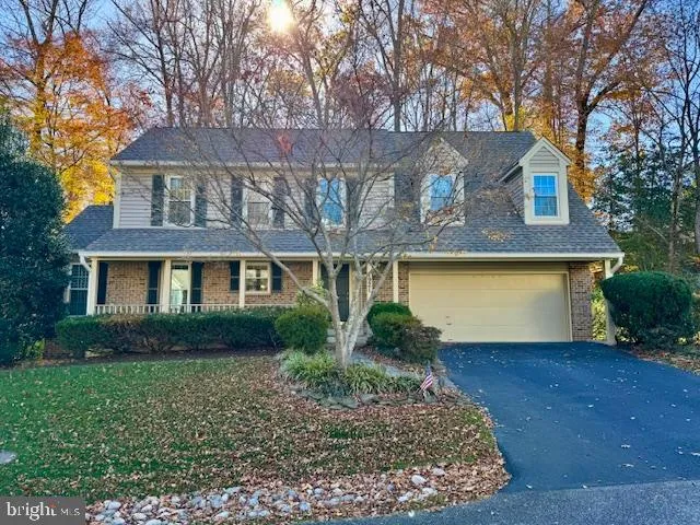 $914,900 | 7921 Oak Hollow Lane, Fairfax Station, VA 22039