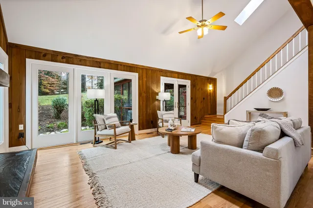 $914,900 | 7921 Oak Hollow Lane, Fairfax Station, VA 22039