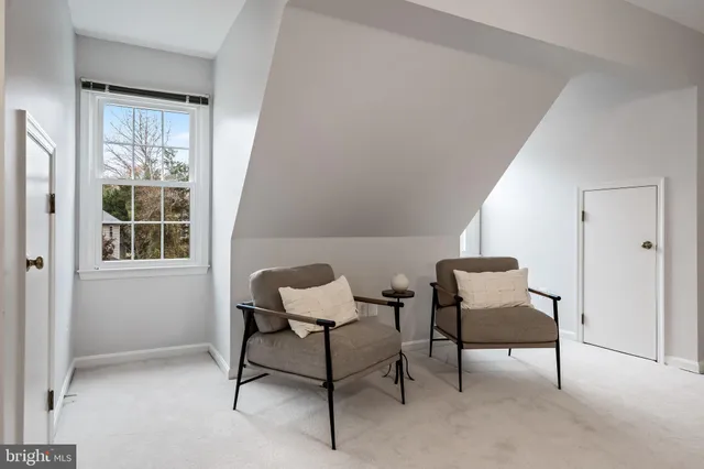 $914,900 | 7921 Oak Hollow Lane, Fairfax Station, VA 22039