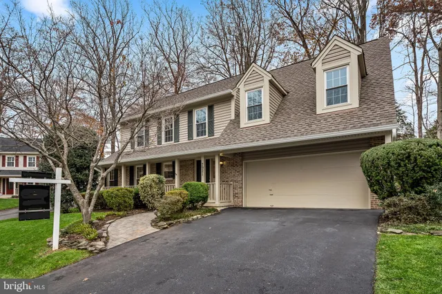 $914,900 | 7921 Oak Hollow Lane, Fairfax Station, VA 22039
