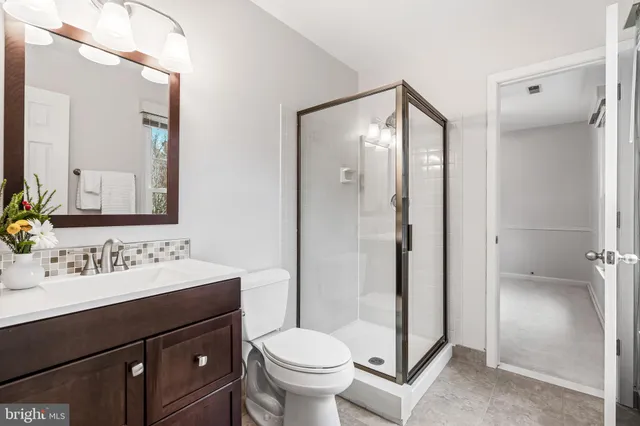 $914,900 | 7921 Oak Hollow Lane, Fairfax Station, VA 22039