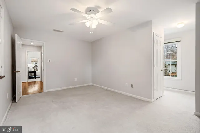 $914,900 | 7921 Oak Hollow Lane, Fairfax Station, VA 22039