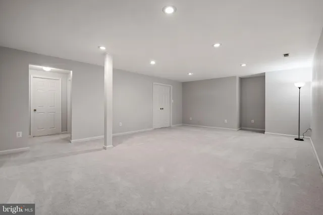 $914,900 | 7921 Oak Hollow Lane, Fairfax Station, VA 22039