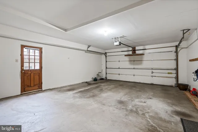 $914,900 | 7921 Oak Hollow Lane, Fairfax Station, VA 22039