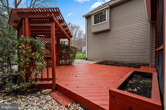 $914,900 | 7921 Oak Hollow Lane, Fairfax Station, VA 22039