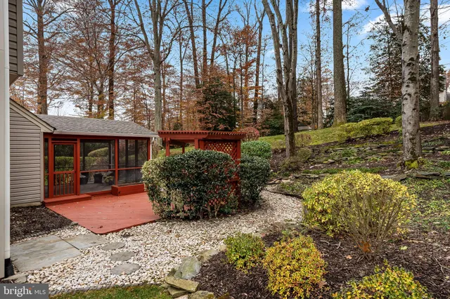 $914,900 | 7921 Oak Hollow Lane, Fairfax Station, VA 22039