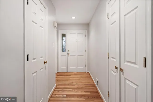 $914,900 | 7921 Oak Hollow Lane, Fairfax Station, VA 22039