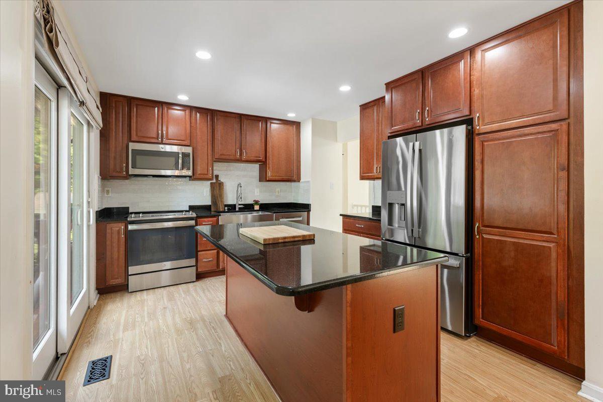 7001 Spur Road Springfield, VA 22153 - Photo 12 of 50