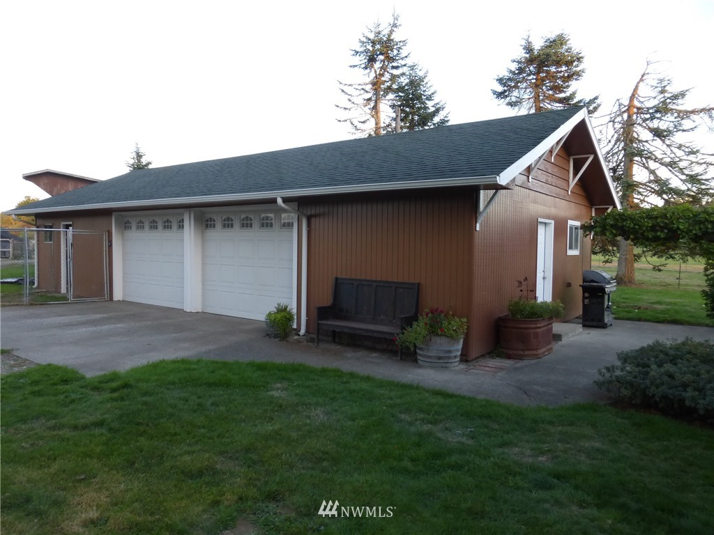 13508 Military Road Southeast Rainier, WA 98576 - Photo 5 of 25 Gallery Image 5