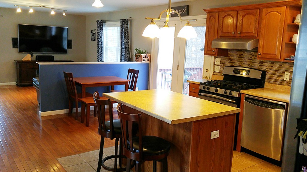 42 Redgate Road Dracut, MA 01826 - Photo 4 of 21 Gallery Image 4