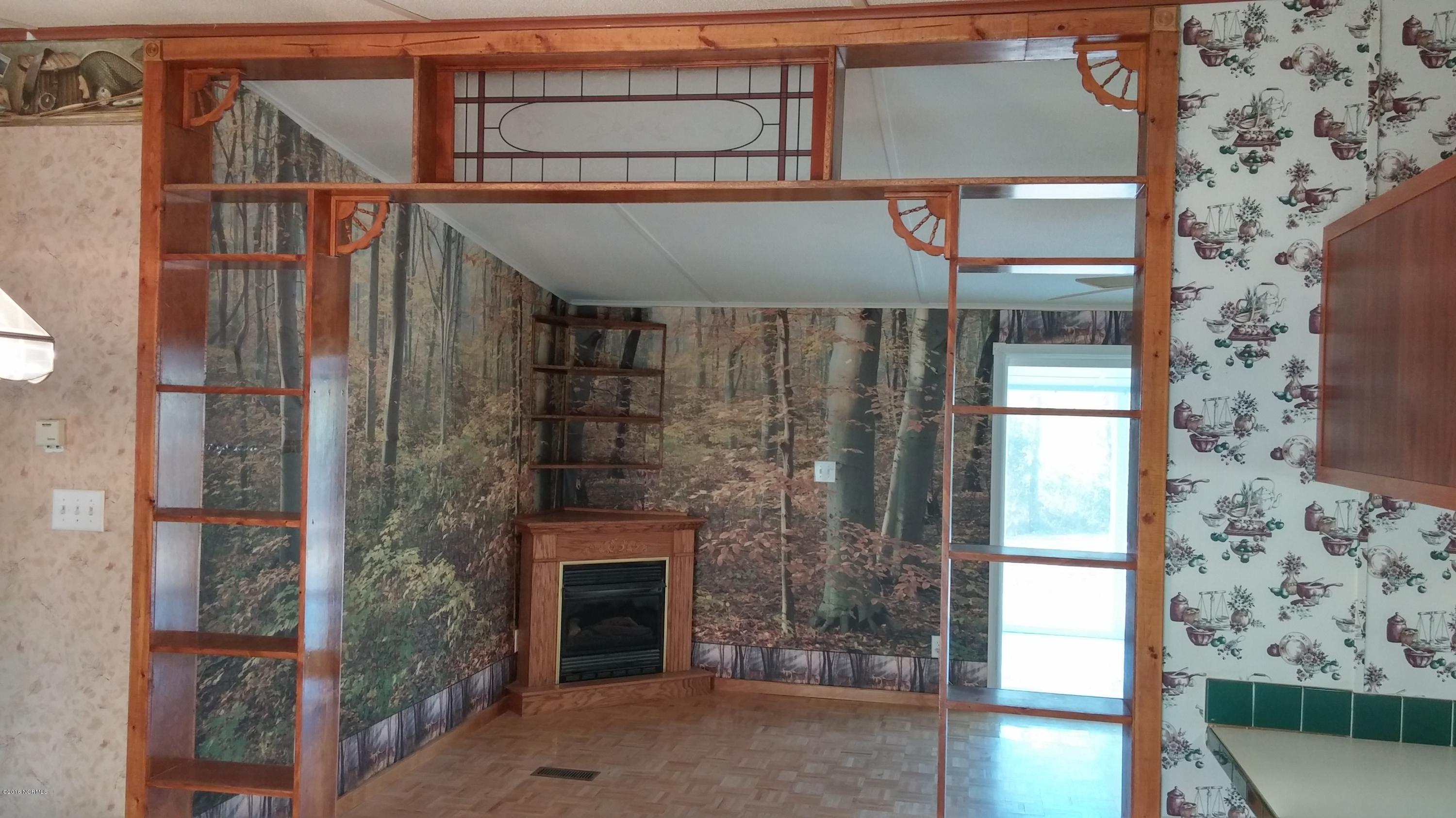 1065 Hardesty Loop Road Newport, NC 28570 - Photo 23 of 36 LR View from DR