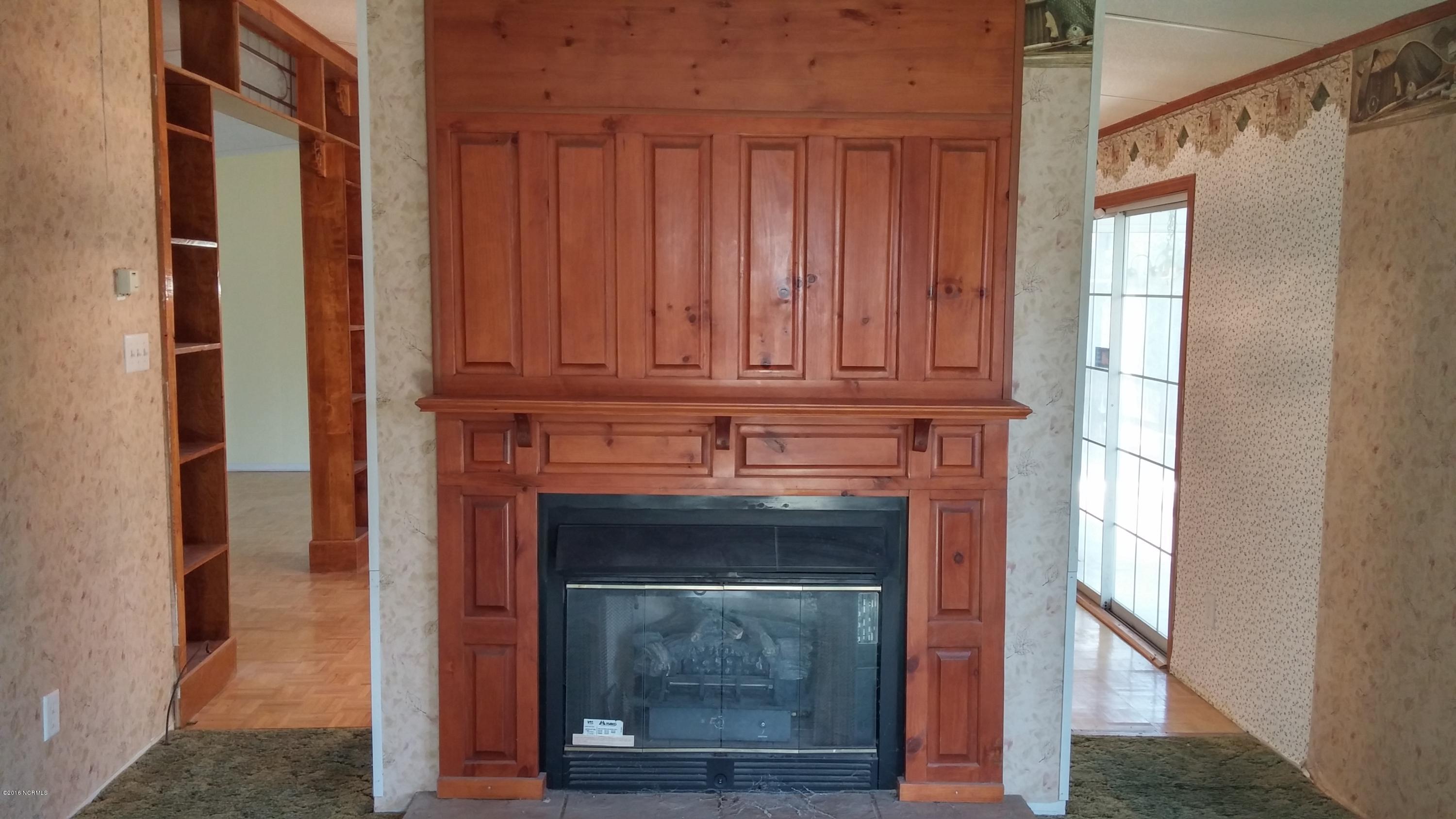 1065 Hardesty Loop Road Newport, NC 28570 - Photo 30 of 36 Gas FP