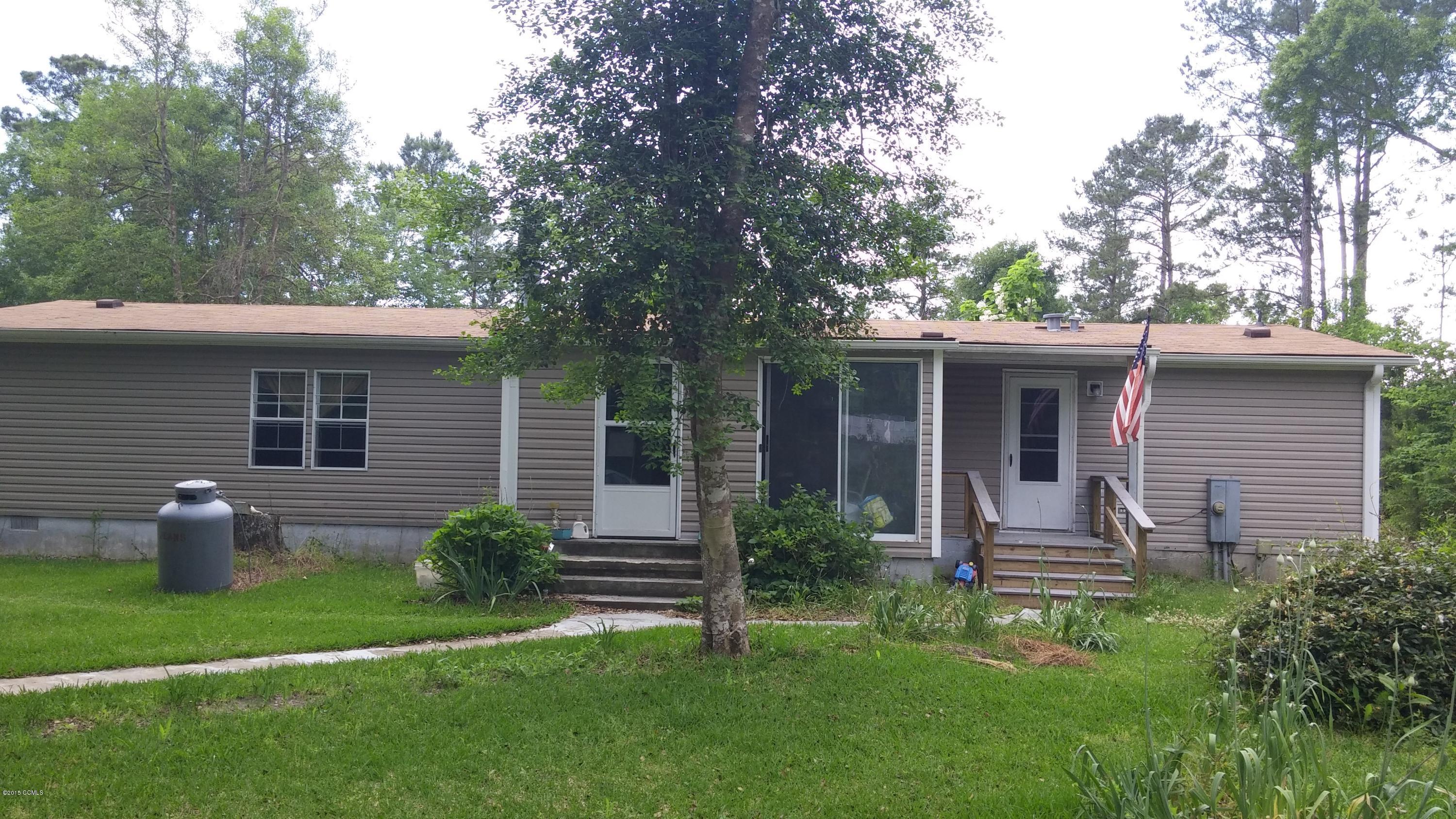 1065 Hardesty Loop Road Newport, NC 28570 - Photo 3 of 36 0519151657