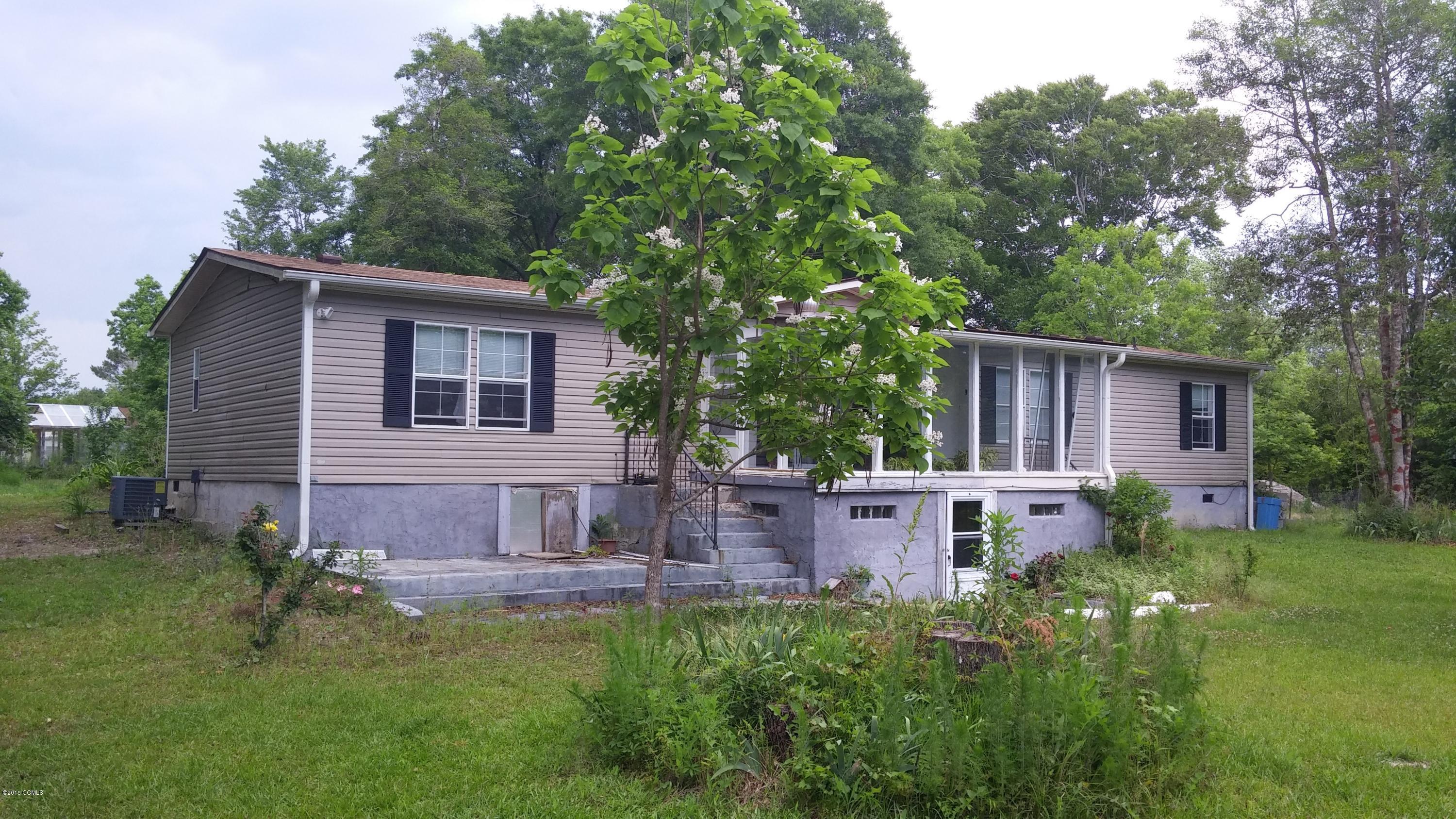 1065 Hardesty Loop Road Newport, NC 28570 - Photo 4 of 36 0519151651