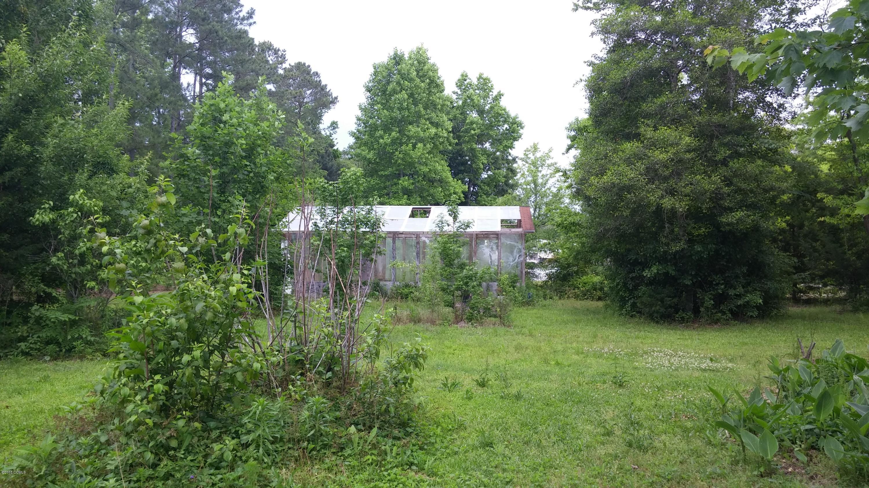 1065 Hardesty Loop Road Newport, NC 28570 - Photo 5 of 36 0519151657a
