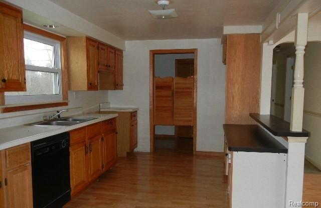 7091504451 Kitchen.jpg