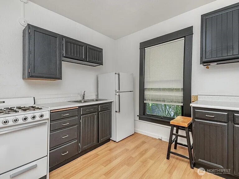 807 North 49th Street Seattle, WA 98103 - Photo 13 of 23