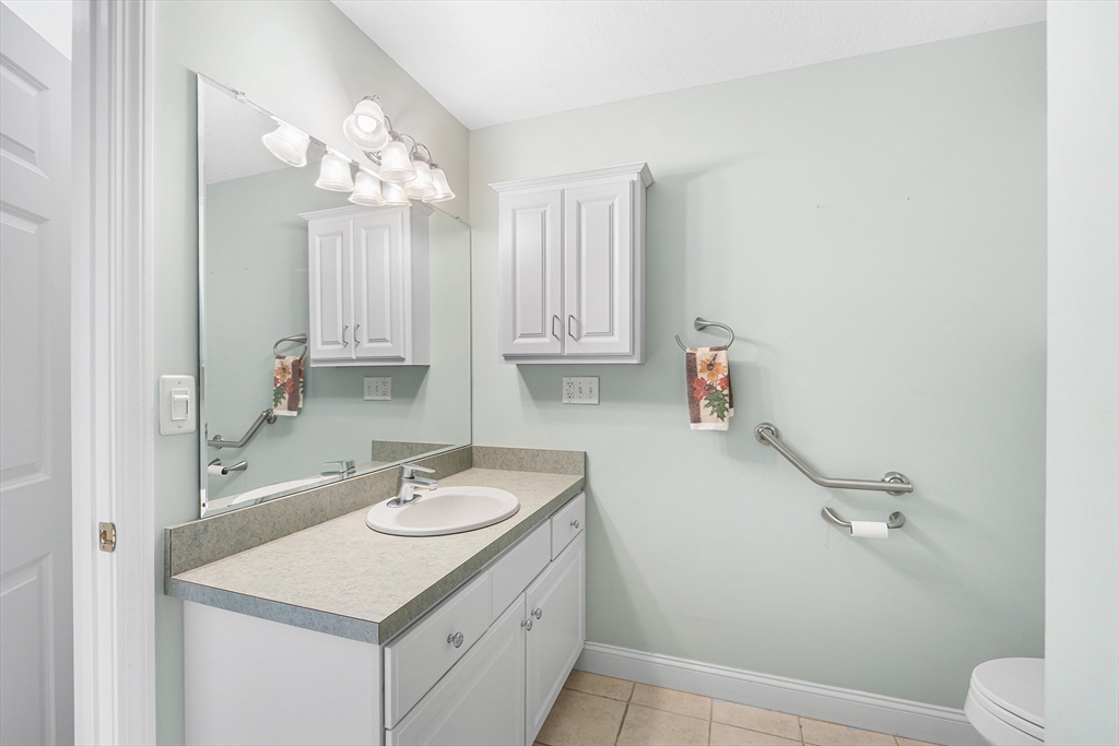 877 Auburnville Way, Unit D4 Whitman, MA 02382 - Photo 14 of 32