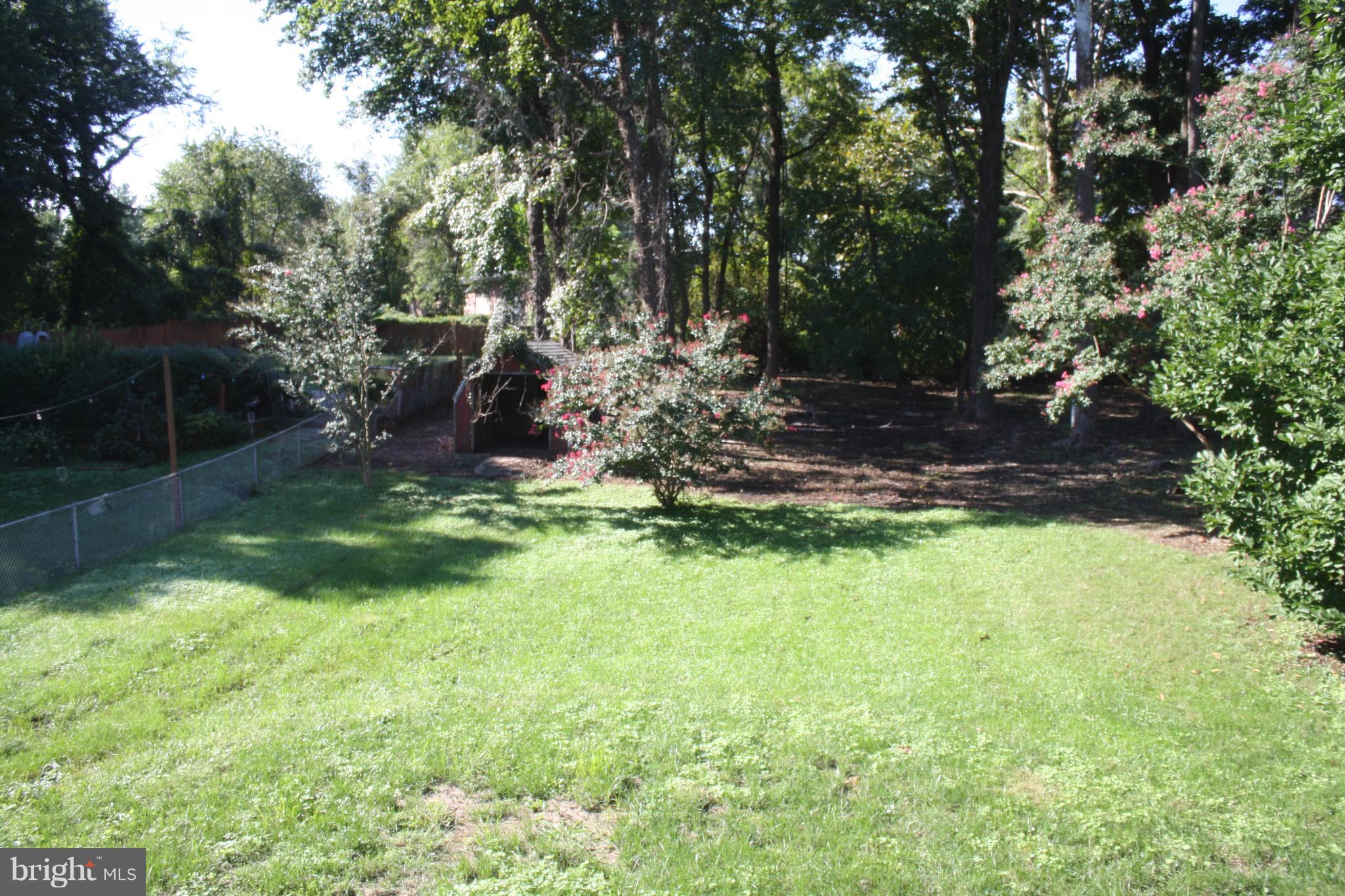 70 Silopanna Road Annapolis, MD 21403 - Photo 3 of 17 Huge Back Yard