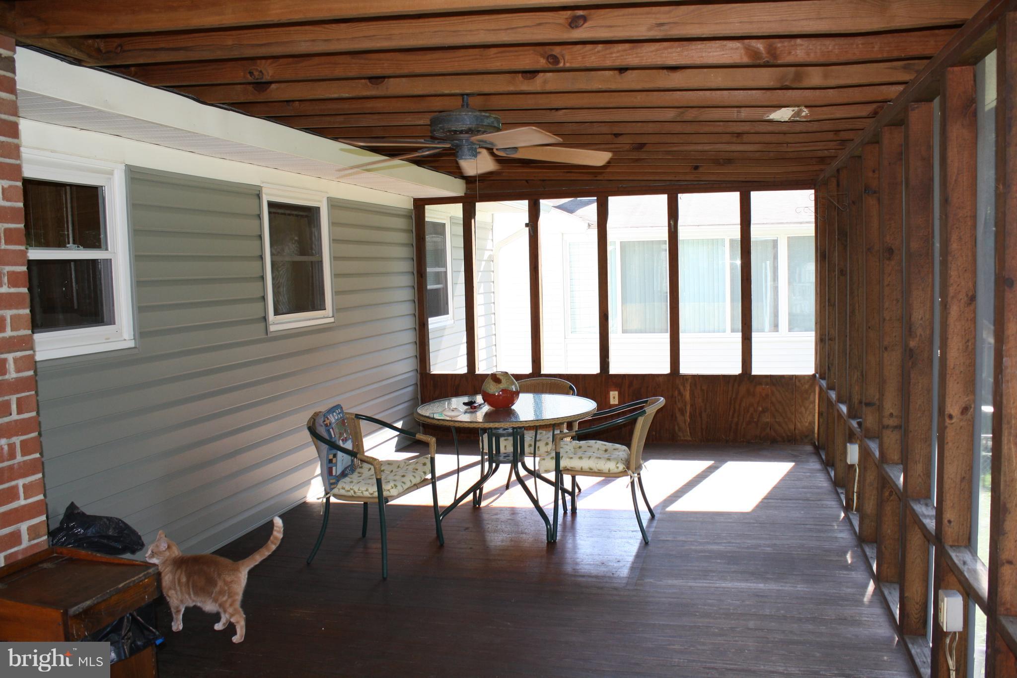 70 Silopanna Road Annapolis, MD 21403 - Photo 7 of 17 Screened Back Porch