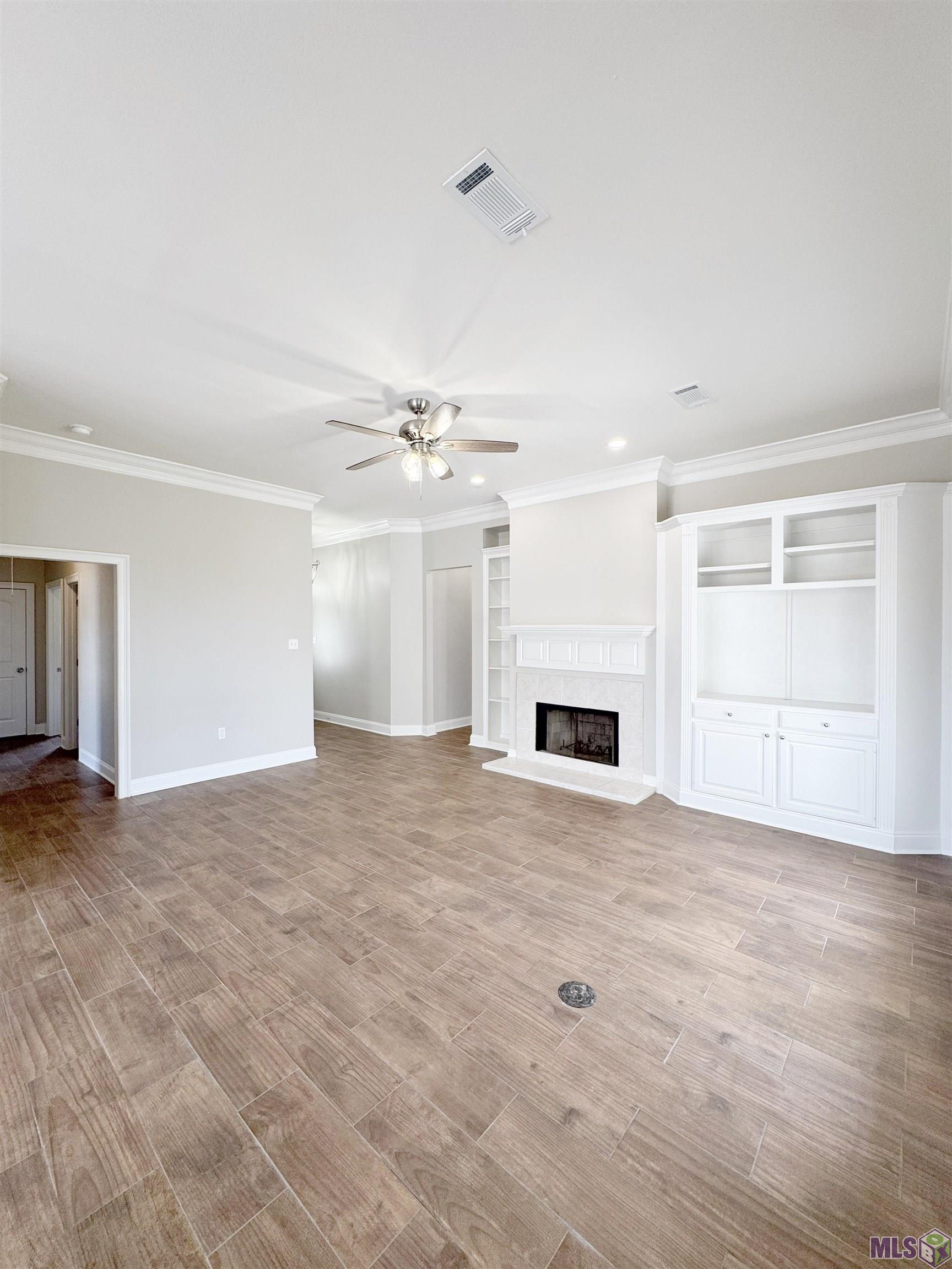 10467 Springcrest Drive Baton Rouge, LA 70810 - Photo 2 of 20