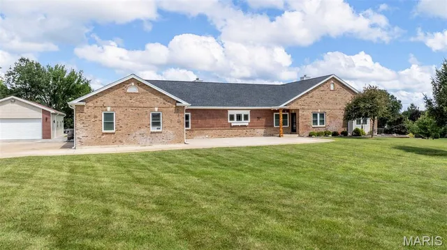 $1,125,000 | 113 Roy Lane, Wentzville, MO 63385