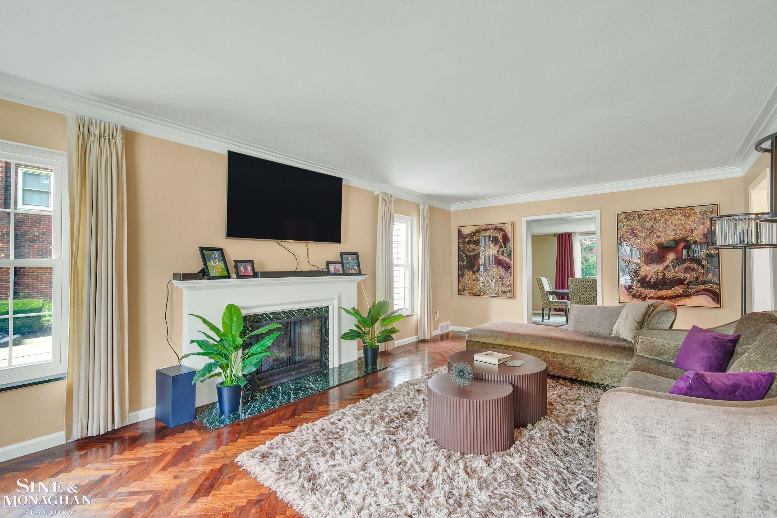 1886 Severn Road Grosse Pointe Woods, MI 48236 - Photo 2 of 38