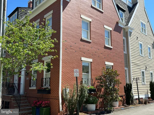 $2,400,000 | 714 Wythe Street, Alexandria, VA 22314