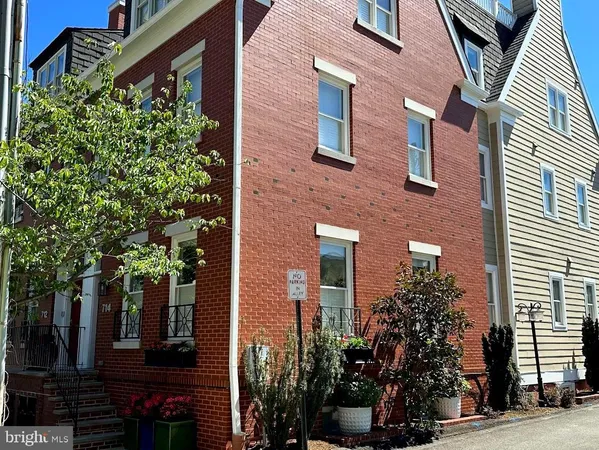 $2,400,000 | 714 Wythe Street, Alexandria, VA 22314