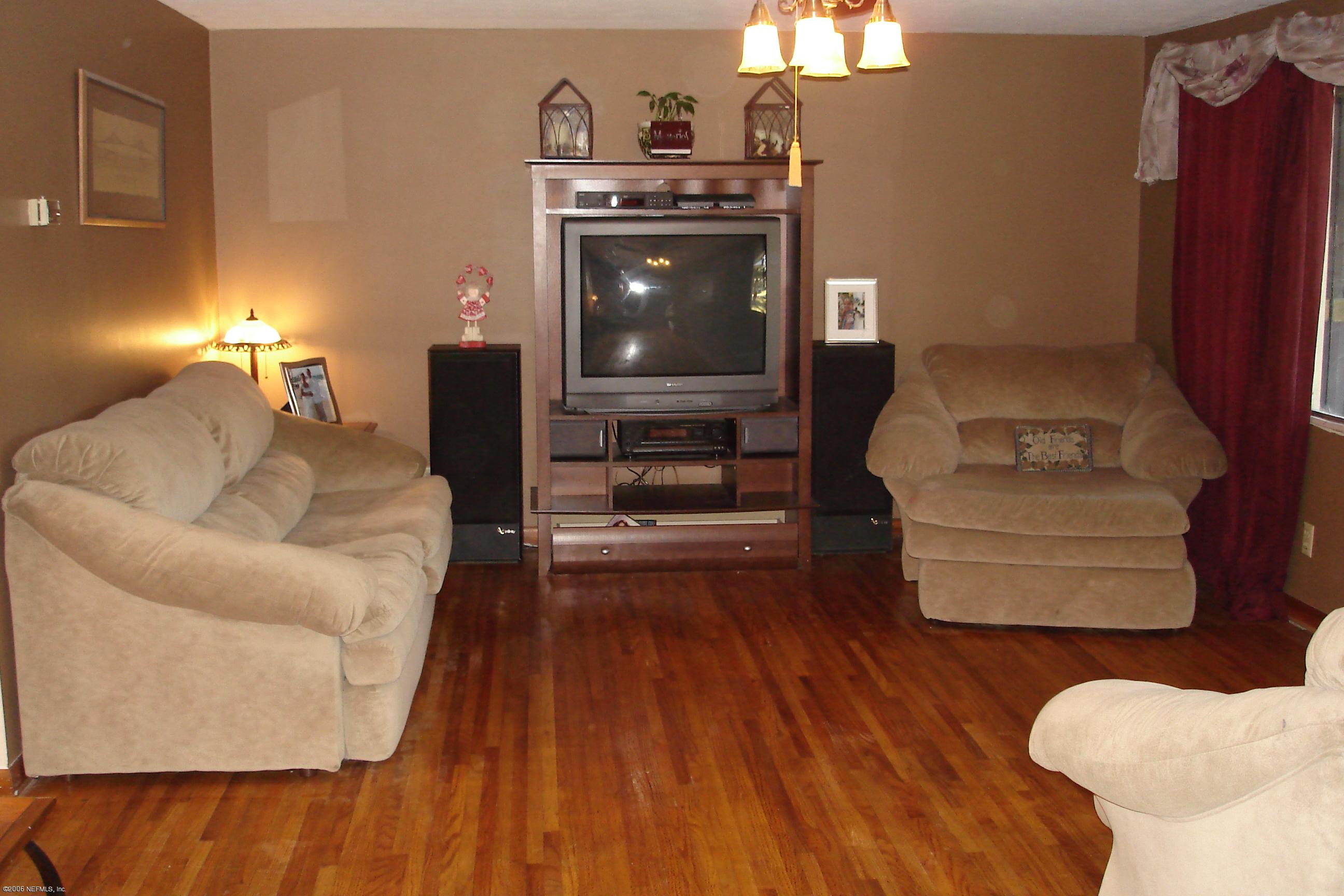 10968 Wingate Road Jacksonville, FL 32218 - Photo 4 of 6 FAMILY ROOM