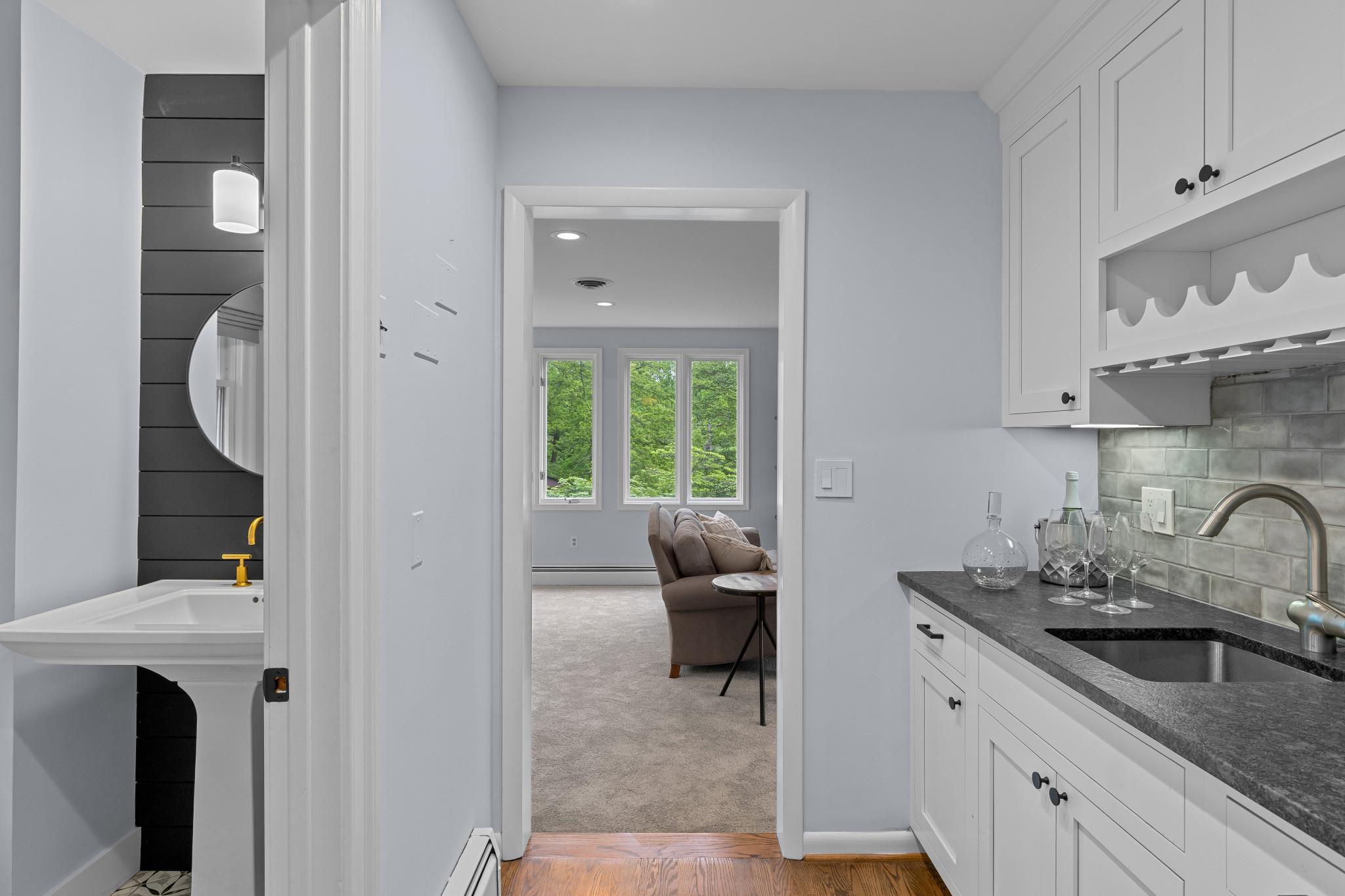 2611 Ogleton Road Annapolis, MD 21403 - Photo 13 of 50 Convenient wet bar ideal for entertaining