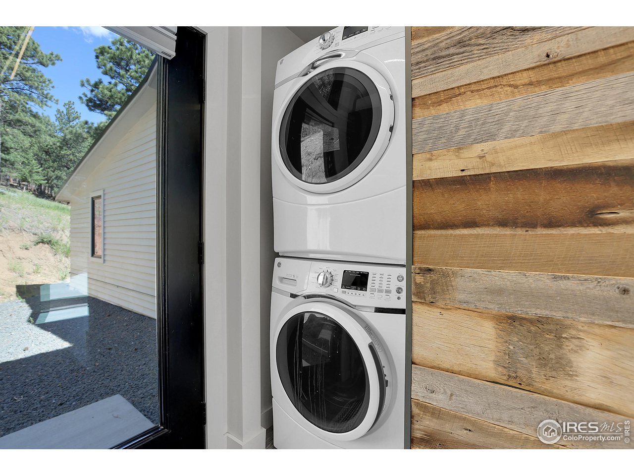 281 County Road 83 Boulder, CO 80302 - Photo 18 of 31 a utility room with dryer and washer