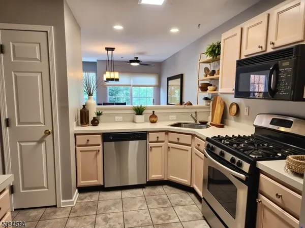 $3,200 | 1005 Wendover Court, Randolph, NJ 07869