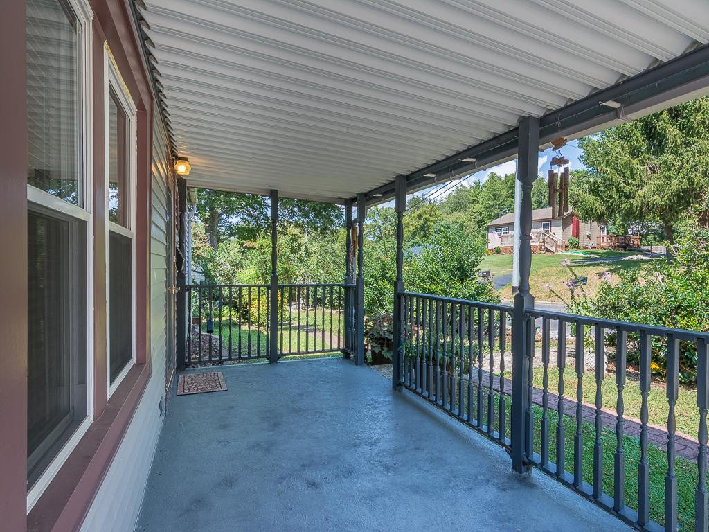 224-226 Spring Street Jonesborough, TN 37659 - Photo 5 of 31 and have a glass of tea