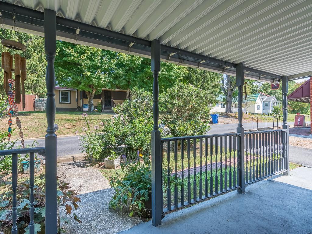 224-226 Spring Street Jonesborough, TN 37659 - Photo 6 of 31 Enjoy the peacefulness here